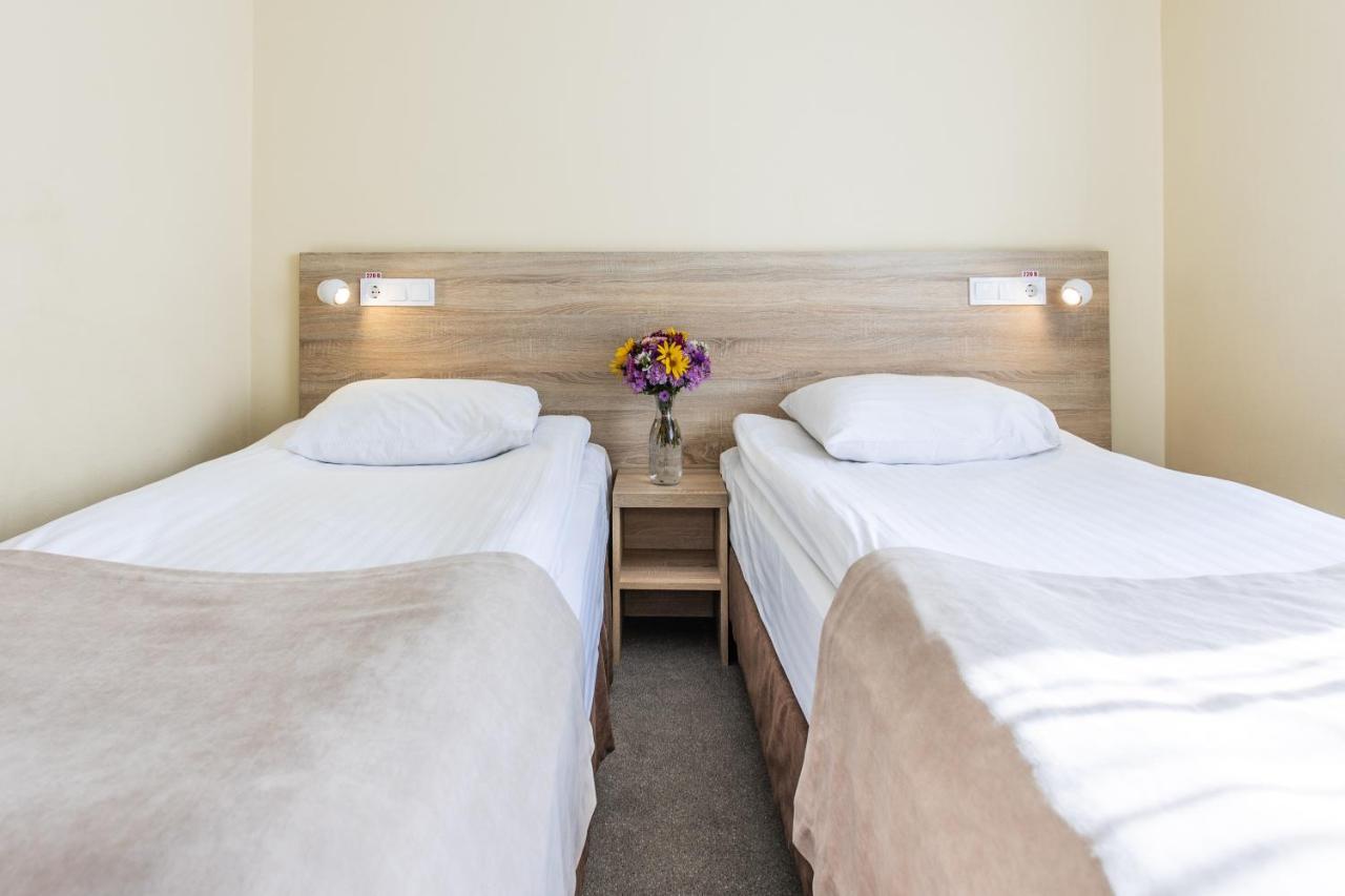 Nikotel Hotel Миколаїв Екстер'єр фото