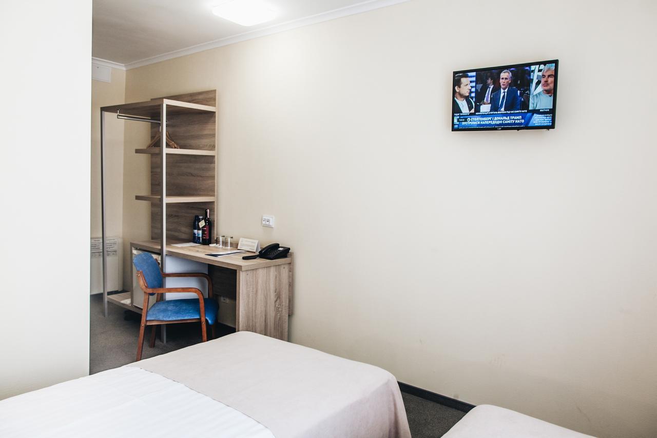 Nikotel Hotel Миколаїв Екстер'єр фото