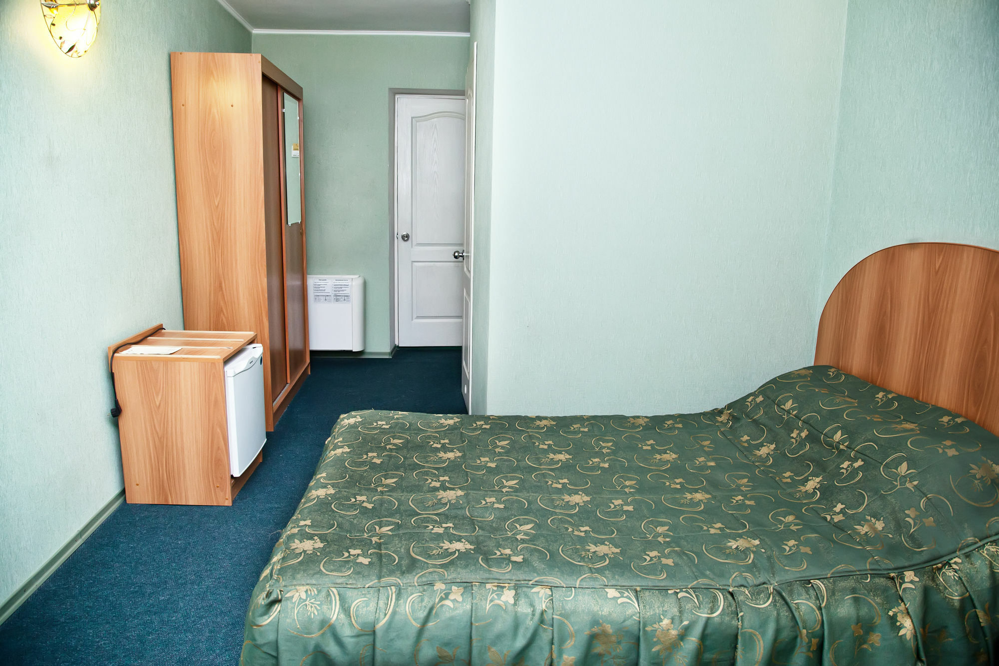 Nikotel Hotel Миколаїв Екстер'єр фото