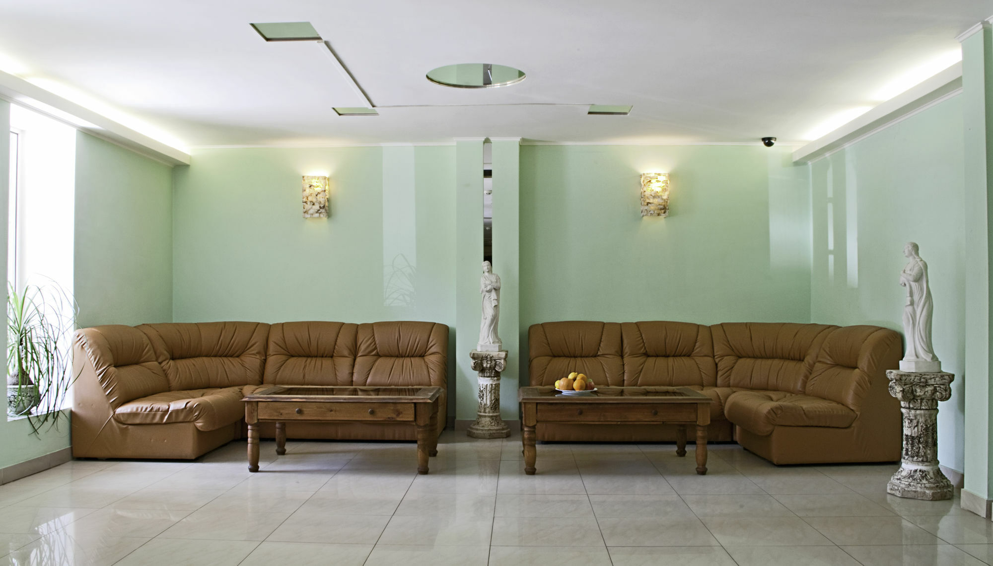 Nikotel Hotel Миколаїв Екстер'єр фото